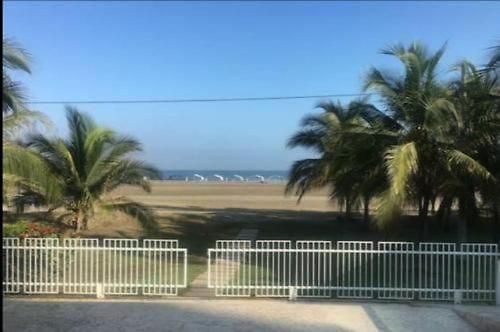 Con Terraza Frente Al Mar Apartamento