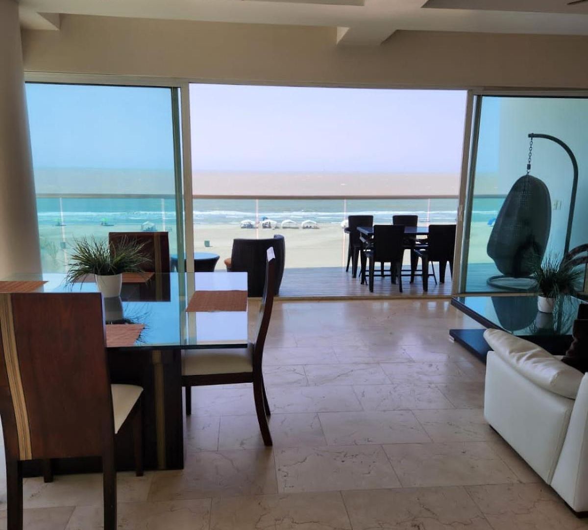 Apartamento Con Terraza Frente Al Mar *
