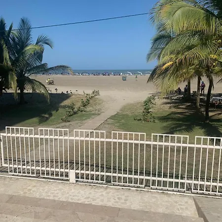 Apartamento Con Terraza Frente Al Mar