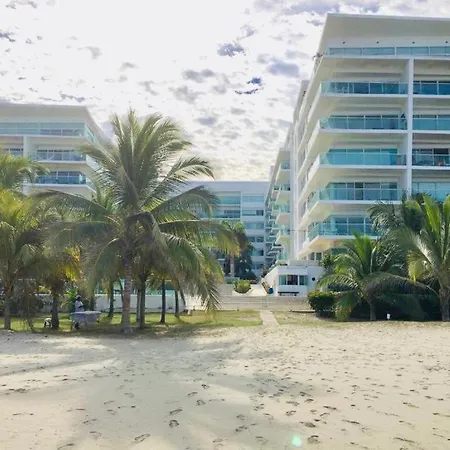 Con Terraza Frente Al Mar Apartamento